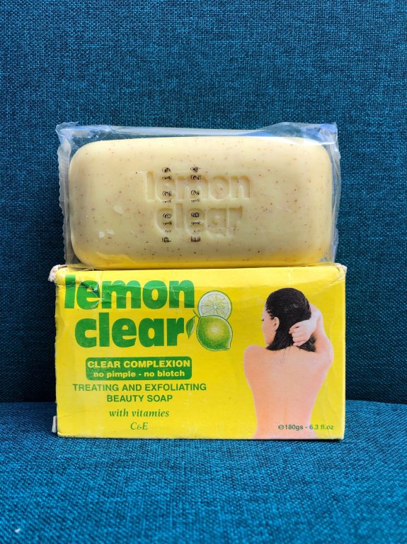 LEMON CLEAR LIGHTENING EXFOLIATING SOAP 200g