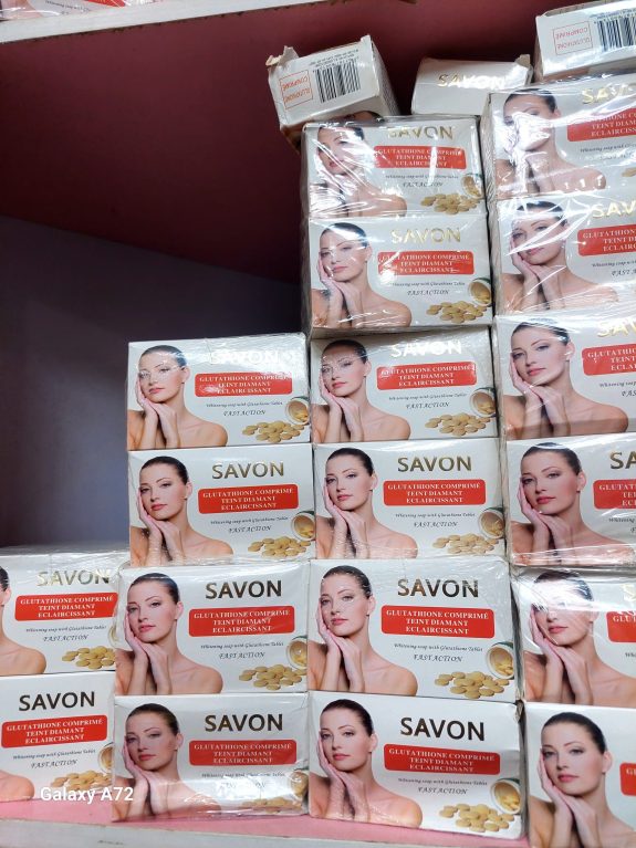 SAVON GLUTATHIONE COMPRIME WHITENING SOAP WITH GLUTATHIONE TABLET FAST ACTION 250g