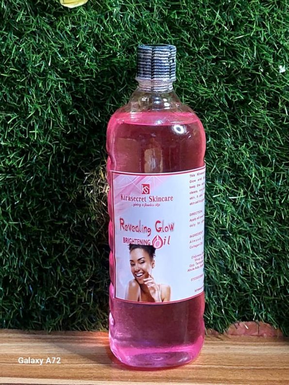 REVEALING GLOWY BODY OIL It Brighten and Keeps your skin Moisturized and SOFT 2SHADES 1LITER